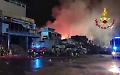 Incendio in azienda di demolizione auto a Bollate, nessuna persona coinvolta