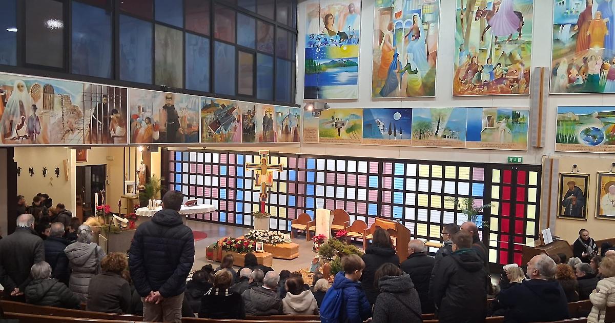 Madre Speranza  Parole Terni, il funerale di madre e figlio morti a Capodanno. Le parole del