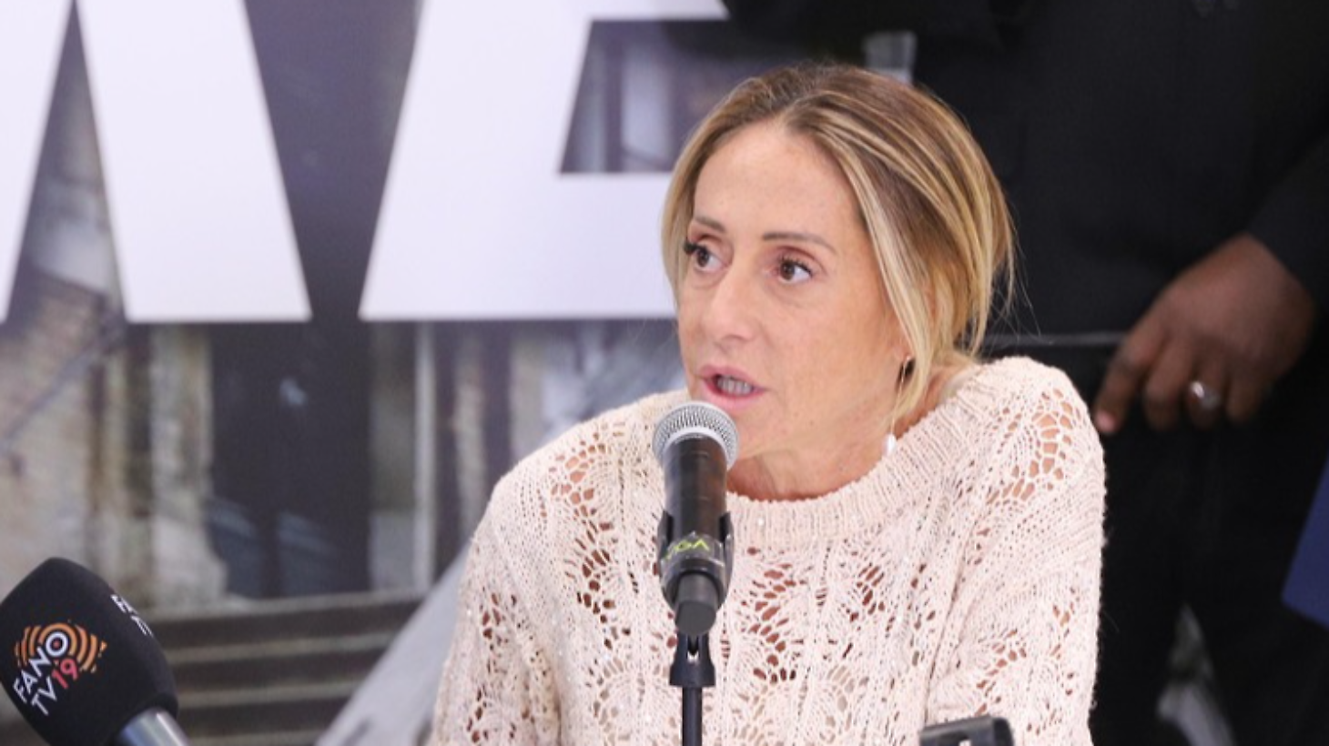 Fermate la catena d'odio. Riporta agli anni di piombo