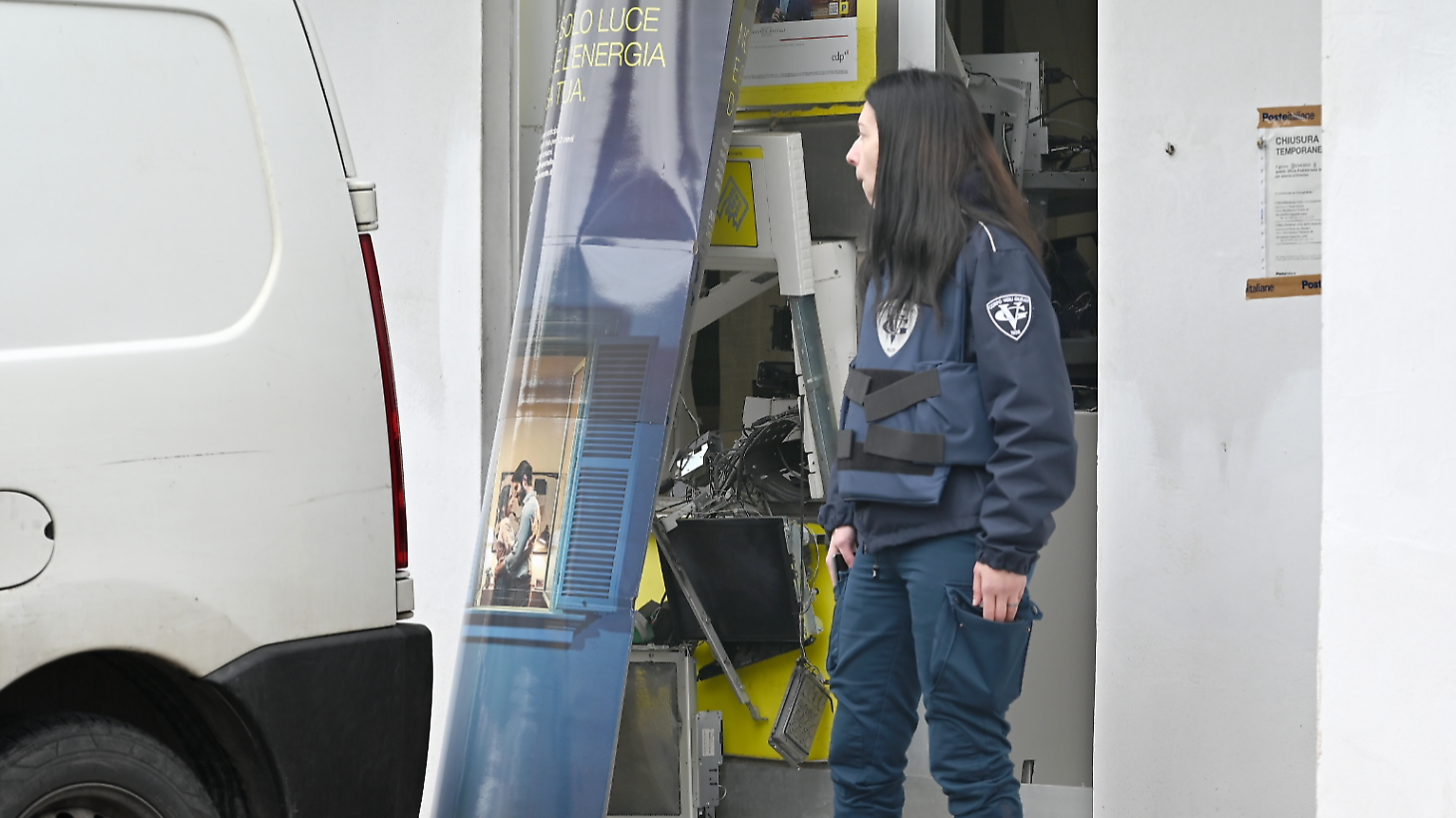 Assalto notturno al Postamat di Bosco: indagini in corso. La testimonianza di un residente: "Un grande botto, poi l'allarme"