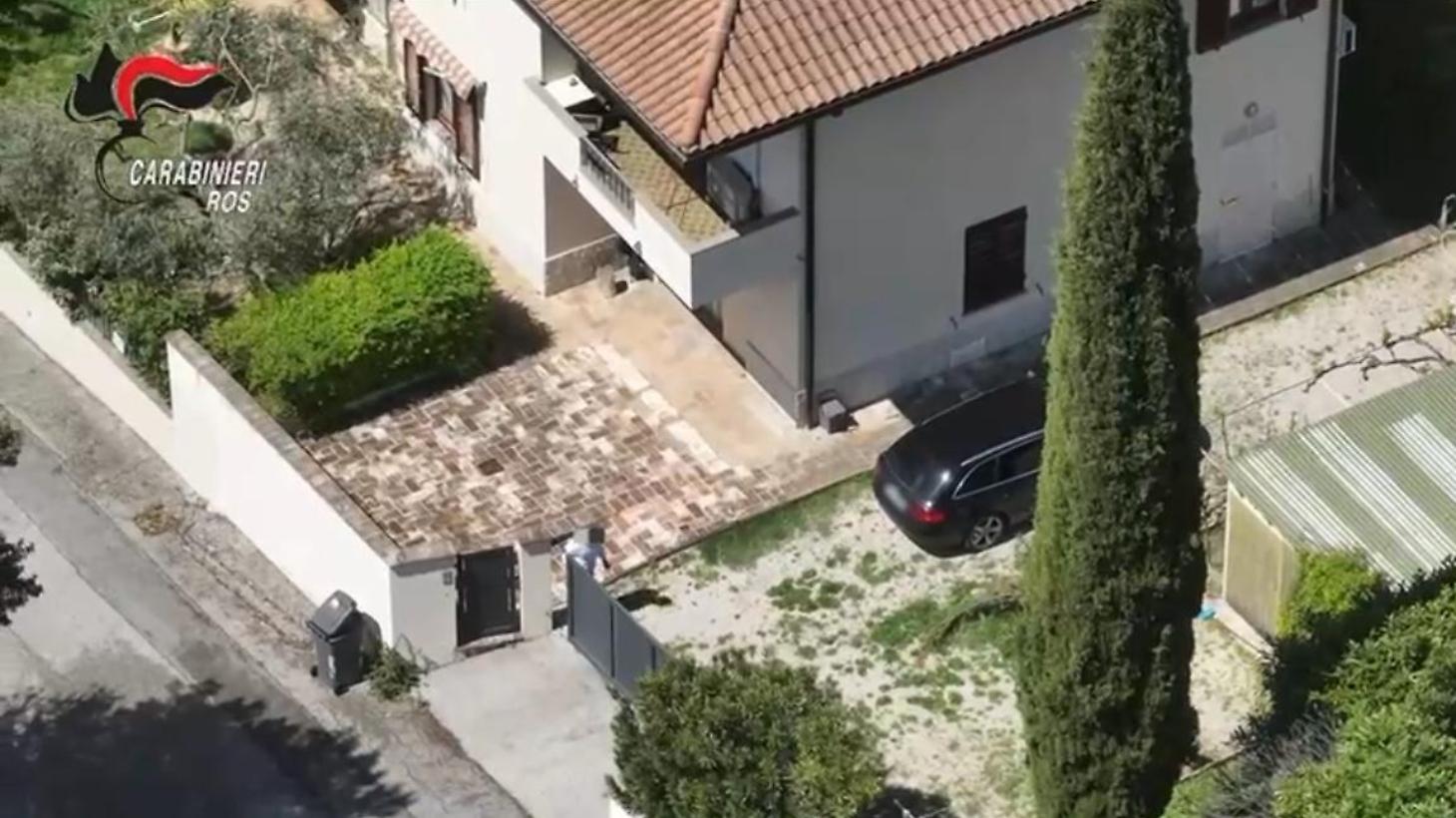 Raffineria di cocaina a Foligno: restano in carcere madre e figlio rumeni e il colombiano "chimico" del laboratorio clandestino