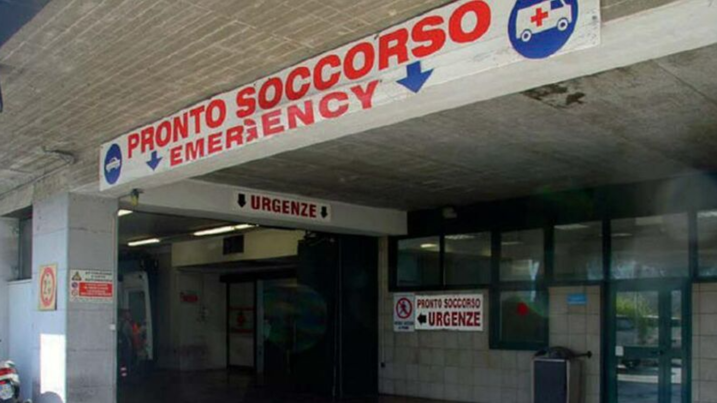 Scontro frontale fra due auto, parto cesareo d'urgenza salva il bimbo di una 31enne rimasta ferita