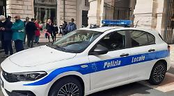 Fermato per un controllo a Terni aggredisce gli agenti della polizia locale: cinque feriti. In manette 42enne