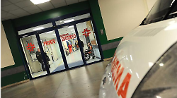 Perugia, investe una giovane suora sulle strisce e scappa ma perde la targa dell'auto 