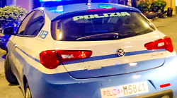 Terni, nasconde 14 palline di droga nei pacchetti di sigarette e li lascia nelle aiuole, 22enne arrestato per spaccio