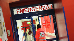 Infortunio sul lavoro a Bastia Umbra, operaio di 24 anni rimane intrappolato in un macchinario: ferito gravemente a una gamba