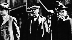Oggi in tv venerdì 23 agosto su Rai Storia il racconto dell'esecuzione degli anarchici Sacco e Vanzetti