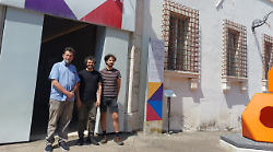 Nanni Moretti a Spoleto visita palazzo Collicola. Il regista è in vacanza in Umbria insieme al figlio