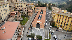 Assisi, adescano ragazza minorenne su Whatsapp e si fanno inviare foto e video porno. Chiesto rinvio a giudizio per 5 uomini