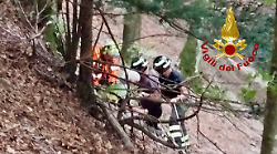 Gubbio, due escursioniste scivolano in un dirupo al Monte Cucco. Recuperate con l'elisoccorso Nibbio