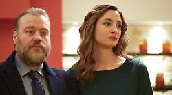 Kostas stasera in tv giovedì 26 settembre su Rai 1: le anticipazioni delle nuove puntate della serie con Stefano Fresi