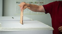 Tutti gli elettori dell'Umbria: rispetto al 2019 ci saranno oltre 2 mila schede in meno