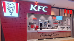 Terni, Kfc sbarca in Umbria e apre al Cospea Village. Il franchise del pollo fritto porta nuovi posti di lavoro con 31 assunzioni