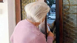 Rubano soldi e ora a un'anziana di 83 anni con la truffa del falso incidente e poi vengono fermati lungo l'A1: arrestati