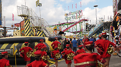 Arriva il derby, i Baracconi vengono sospesi per questioni di sicurezza: c'è la proroga per il luna park