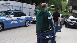Morto in casa a 41 anni a Perugia. La procura apre fascicolo: non si esclude l'ipotesi overdose