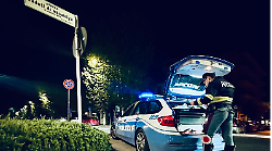 San Gemini, si ribaltano con l'auto sulla superstrada. Trovati con la droga ed arrestati dalla polizia