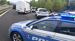 Orvieto, doppio incidente stradale sull'autostrada A1: scontro tra cinque auto in coda. Traffico in tilt 