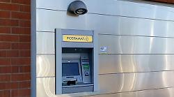 Poste Italiane blinda gli sportelli. Prelevare al Postamat non è mai stato più sicuro: rapine e crimini in netto calo