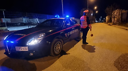 Assisi, ruba superalcolici dopo aver spaccato la vetrata di un bar: 36enne arrestato dai carabinieri. Era uscito dal carcere il 28 settembre