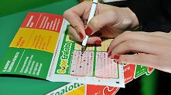 Superenalotto, centrato un premio speciale da 10 mila euro a Terni. Alla tabaccheria Macellari di viale Trieste si brinda alla fortuna