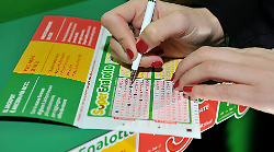 Lotto e Superenalotto, le estrazioni di oggi sabato 26 ottobre: i numeri vincenti