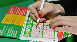 Lotto e Superenalotto, le estrazioni di oggi venerdì 13 dicembre: i numeri vincenti