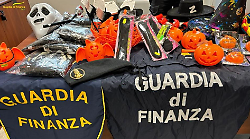 Il fantasma dei prodotti di Halloween: sequestrati in 4 negozi di Terni oltre 2000 articoli. Sanzioni per i titolari