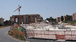 Perugia, via ai lavori dalle macerie dell'Hotel Gomorra. Scoccia (Fdi): "Famiglie dove prima regnavano degrado e criminalità"
