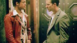 Fight Club compie 25 anni: le curiosit&agrave; sul film cult e su uno dei plot twist pi&ugrave; iconici della storia del cinema