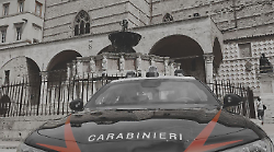 Perugia, rapina in centro dei coetanei: fermato dal padre di uno dei giovani. 14enne in manette e finisce in comunità