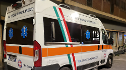 Ladro entra in ambulanza e ruba cena (panini e bibite) dei volontari che sono a soccorrere paziente grave