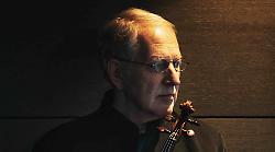 Teatro Cucinelli, concerto della leggenda Shlomo Mintz. Arriva il mago del violino per aprire la stagione. E' uno dei migliori al mondo