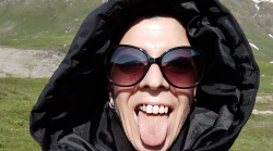Mara Favro, l'ex marito: "E' stata uccisa". Il mistero della donna scomparsa: la strana notte, i biglietti, la foto inquietante. Il caso a Chi l'ha visto? 