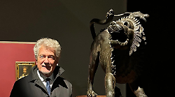 Il sindaco Ghinelli: "Natale con la Minerva. La Chimera negli Usa per promuovere Arezzo. Il candidato al Comune? Deve essere attrattivo" 