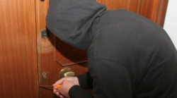 Furti in casa, cinque colpi nella stessa zona