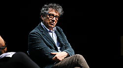 Sandro Veronesi, chi è lo scrittore e giornalista autore del libro Il colibrì: tra carriera e vita privata