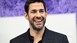 John Krasinski, l'uomo più sexy del mondo e quel primo incontro con la moglie Emily Blunt: dal colpo di fulmine al matrimonio in Italia