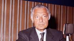 Eredità Agnelli, la battaglia a colpi di carta bollata e la malattia di Marella.  L'impero degli Elkann tra Stellantis, Ferrari e Juventus
