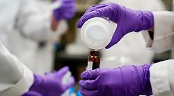 Pfas e il rischio tumore. Li utilizziamo tutti i giorni senza saperlo, ma cosa sono? Pericoli per la salute e l'ambiente