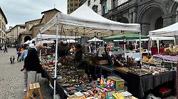 Mostra-mercato AnticaMente: domenica con i banchi di antiquariato, vintage e collezionismo