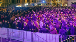 Capodanno in piazza, niente Cugini di Campagna: ha vinto  Valenti (Arezzo Wave). Così la festa per l'arrivo del 2025