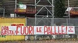 Perugia, i tifosi hanno perso la pazienza: spunta lo striscione di contestazione