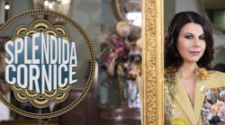 Ultima puntata di Splendida cornice, anticipazioni di stasera 18 dicembre. Tra gli ospiti: Renzo Arbore, Pietro Sermonti, Michele Riondino e Zerocalcare