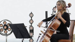 Elisa Pieschi, il violoncello, la tv e quel mazzo di fiori ricevuto da Claudio Baglioni