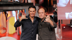 Raiduo con Ale&Franz stasera in tv lunedì 2 dicembre su Rai 2: le anticipazioni e gli ospiti del programma comico