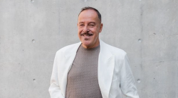 Chi è Massimo Lopez, dal trio comico con Marchesini e Solenghi alle speculazioni sul suo orientamento sessuale: "non mi sono mai etichettato come etero"