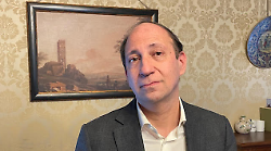 Storia di Natale a Perugia, manager dona parte dello stipendio ai dipendenti. Giuliano De Stefani: "Premio chi ha lavorato in silenzio"