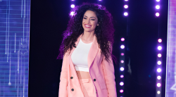 Raffaella Fico ospite a Tango stasera in tv su  Rai 2: dalle relazioni con Ronaldo e Balotelli al rapporto con la chirurgia estetica