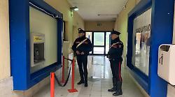 Foligno, bandito ferito nel tentato furto al postamat: era ricercato in Romania e Francia. Arrestato e piantonato in ospedale